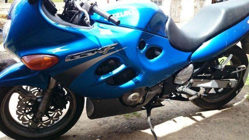 Suzuki gsx 600f jajko