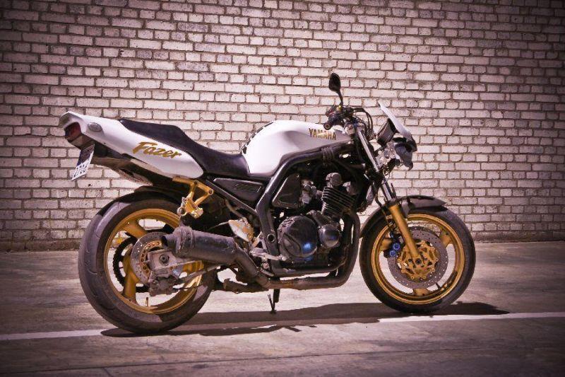 YAMAHA Fazer 600 naked