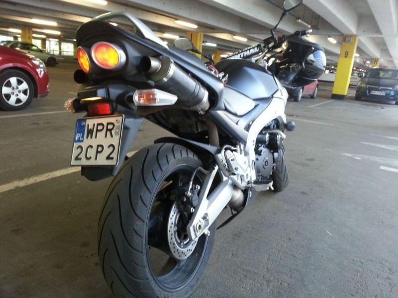 SUZUKI GSR 600