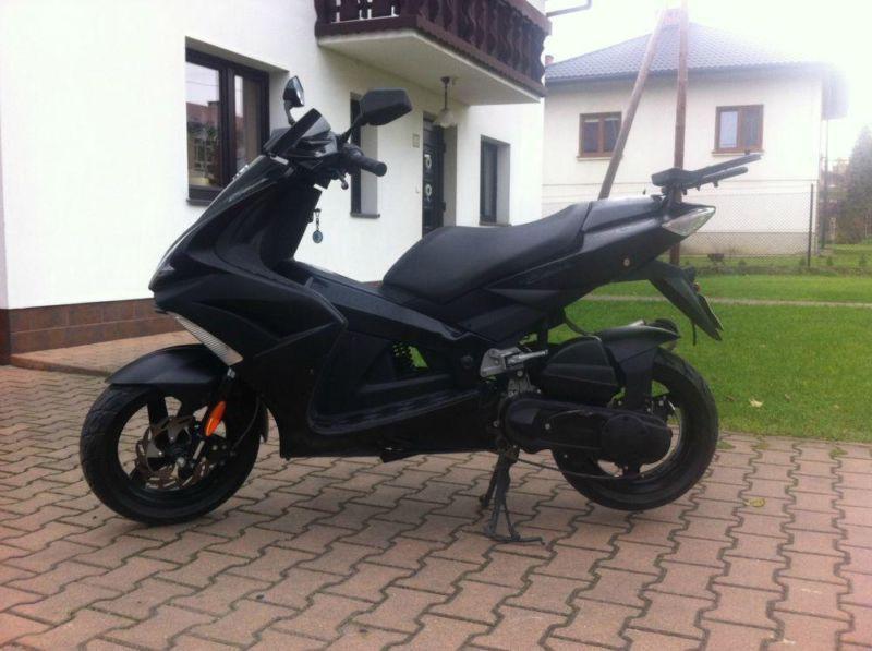 Skuter Peugeot Jet Force, wersja limitowana Dark Side