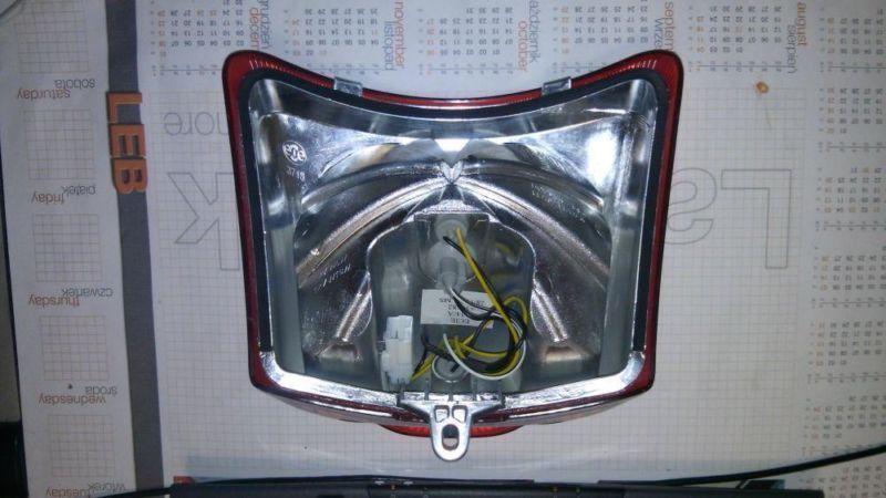 Nowa tylna lampa Piaggo Vespa GTV 300