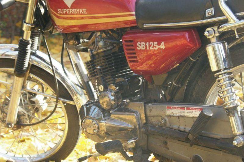 Motocykl SUPERBIKE 125 cc, na prawo jazdy B