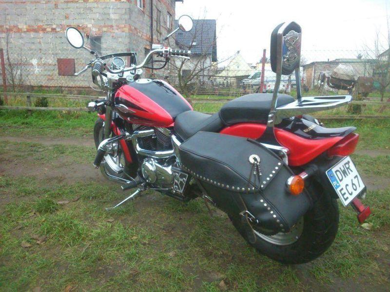 Motocykl Suzuki Malaudel VZ 800