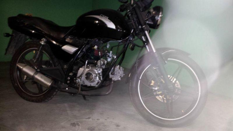 Motocykl 125 ccm