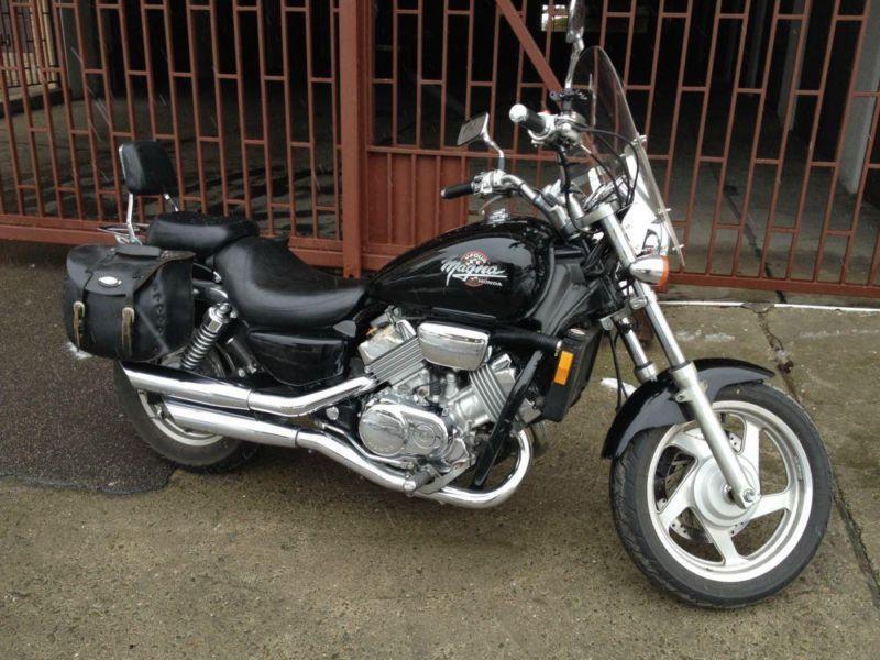 Honda VF 750 Magna