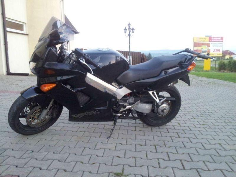 Motocykl Honda VFR 800 FI