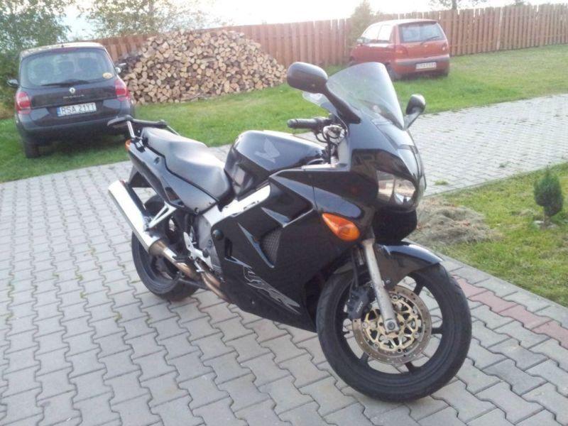 Motocykl Honda VFR 800 FI