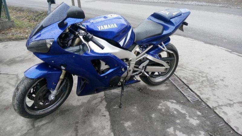 yamaha r1