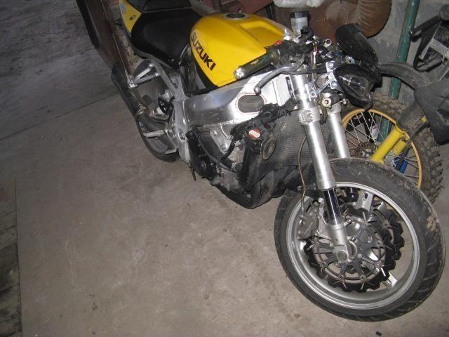 GSXR 750 PILNIE SPRZEDAM