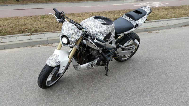 CBR 900RR sc28 Stunt. bardzo ładnie zrobiony