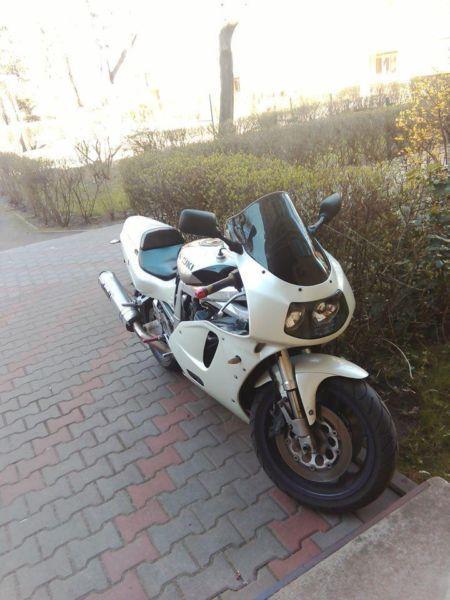 Suzuki gsxr 750