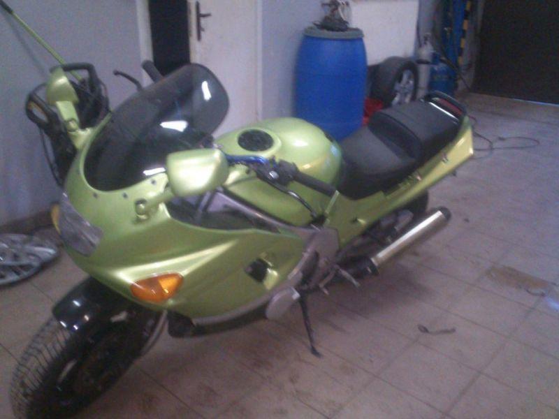 Kawasaki ZZR 600 ładny kolor gotowy do sezonu