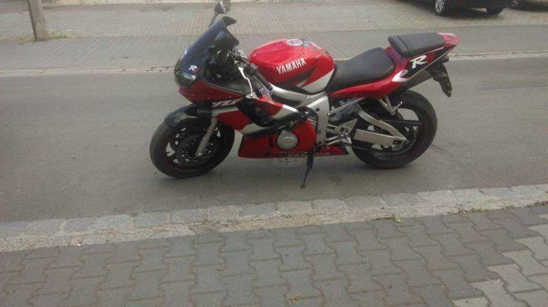 Piękna Yamaha YZF-R6 2001r.