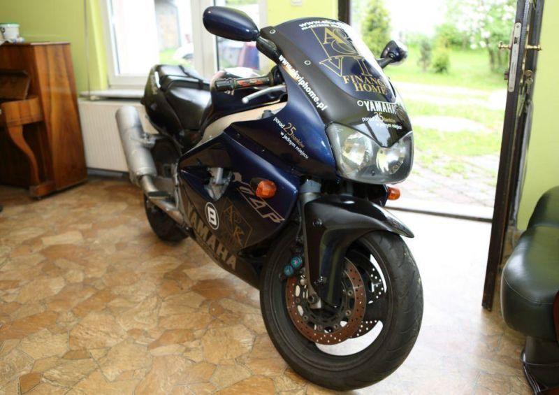 Motocykl Yamaha YZF 1000R thunderacet