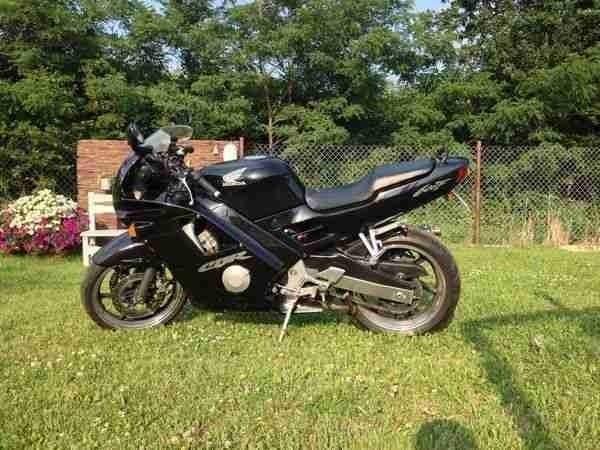 Honda CBR 600 F2 - super stan