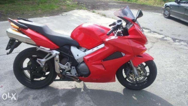 Honda VFR 800 V-TEC 2002r.