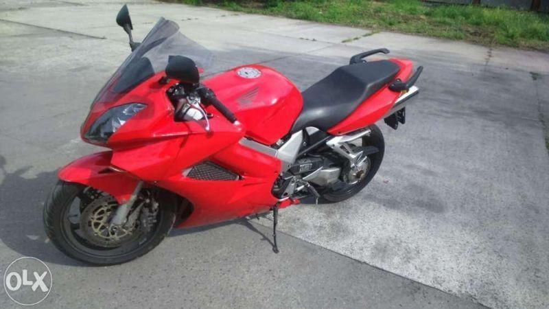 Honda VFR 800 V-TEC 2002r.