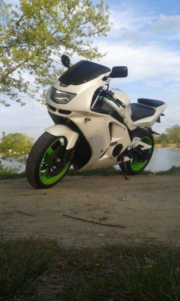 Kawasaki Ninja Zx6r!!