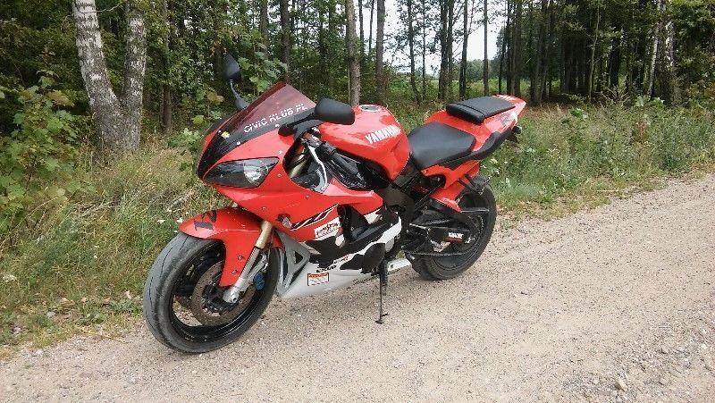 1999 Yamaha YZF-R1 rn04