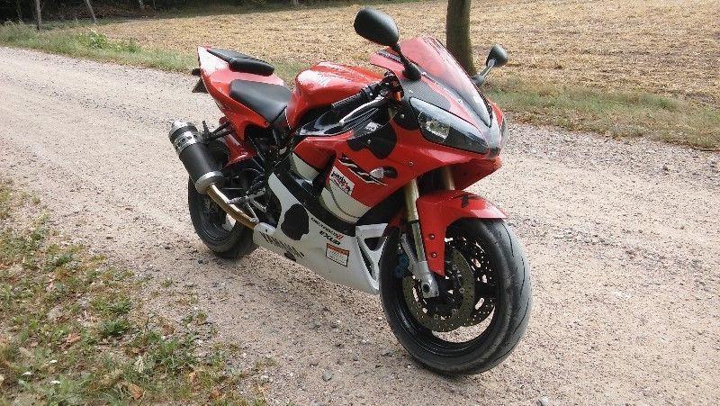 1999 Yamaha YZF-R1 rn04