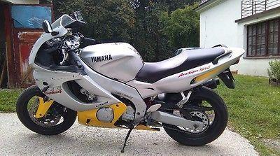 1997 Yamaha YZF thundercat