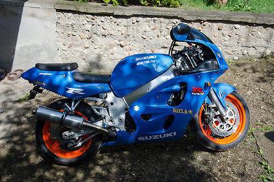 SUZUKI gsxr SRAD 600cmm 2000r stan b.db