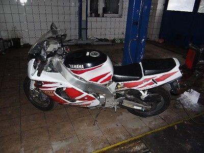 1995 Yamaha YZF motor ew.zamiana na focusa nie kombi lub inne auto dla kobiety