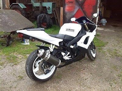 PILNE 1999 Yamaha R1