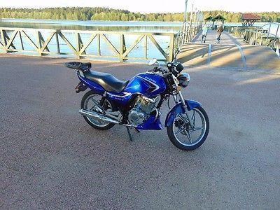 Suzuki EN 125 -super stan