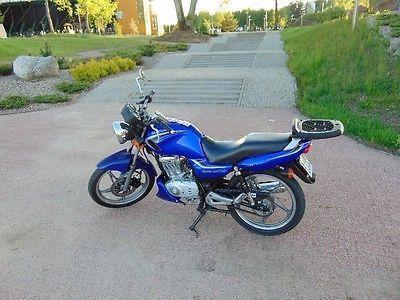 Suzuki EN 125 -super stan