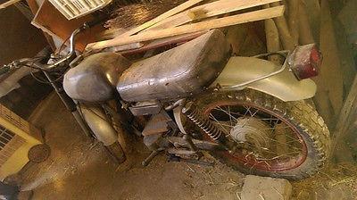 stary motor znaleziny w stodole wsk