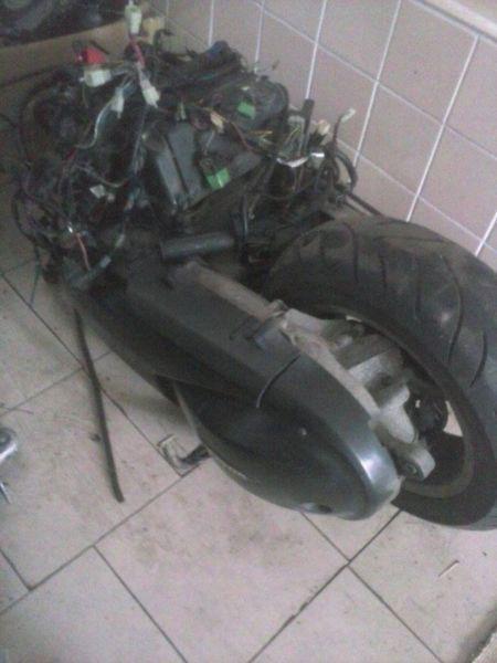 do Honda Silverwing 600 części silnikowe