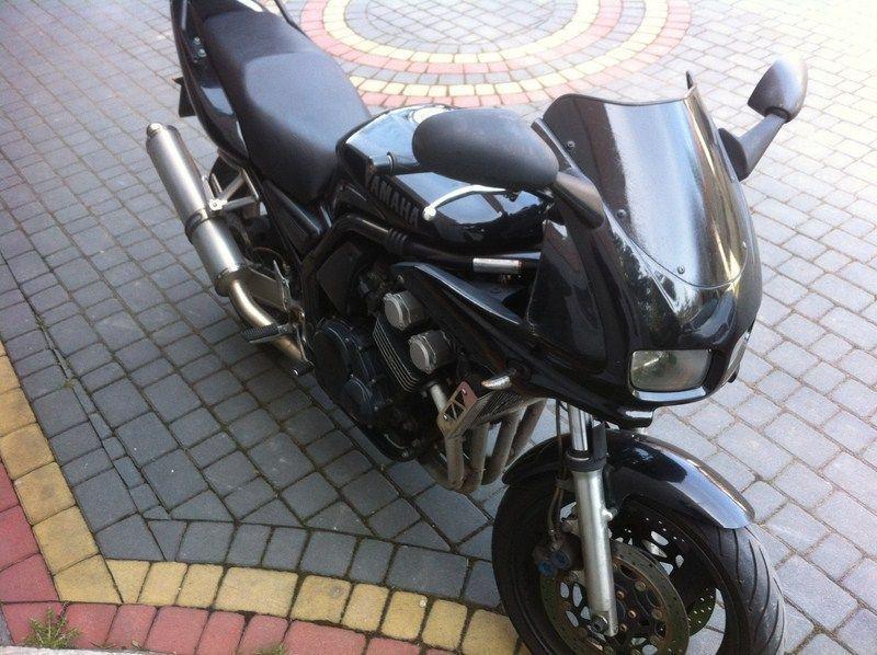 2000 Yamaha FZ fazer 600 GIVI