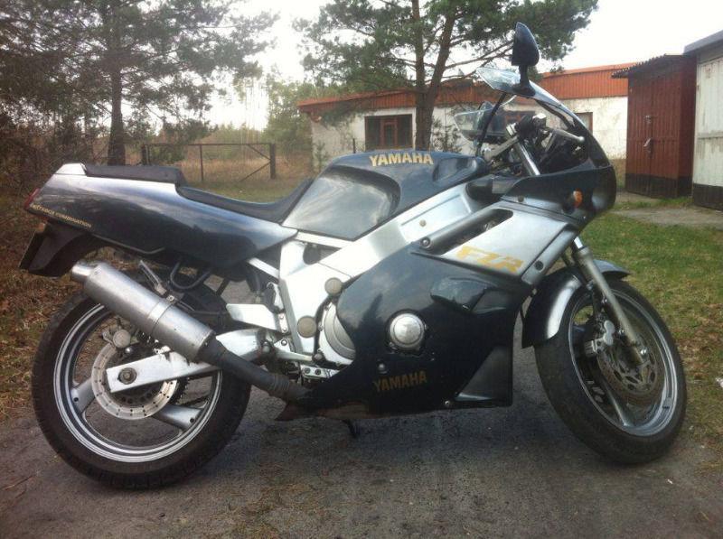 Yamaha FZR 600