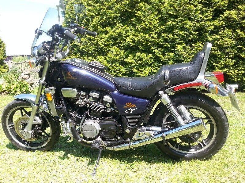 Honda V45 Magna 750