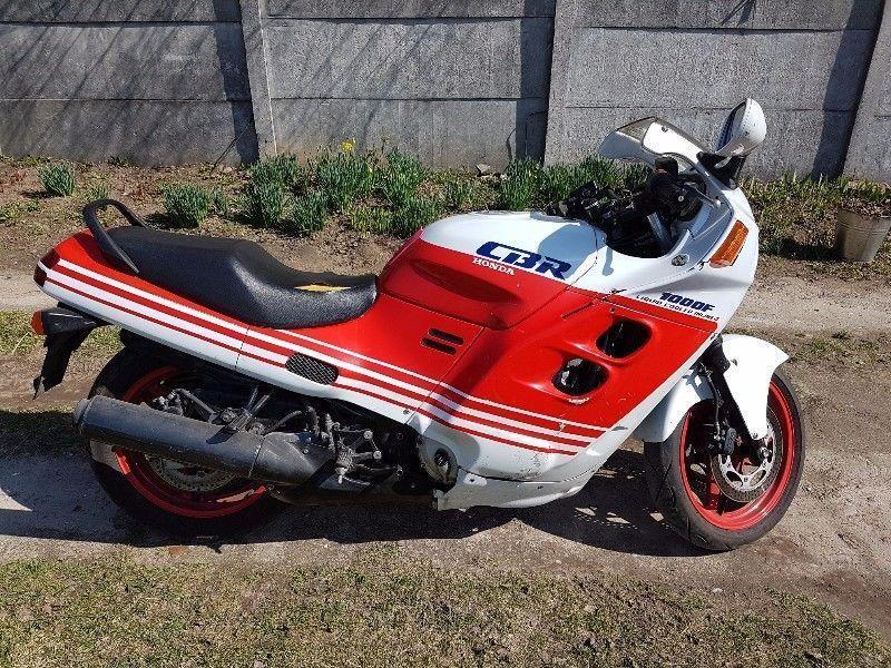 1989 Honda CBR 1000F + kask