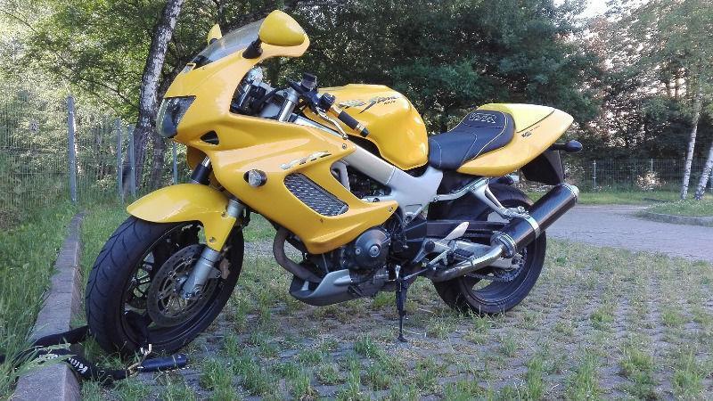 1997 Honda Super Hawk VTR1000F Firestorm