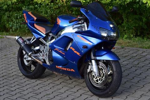 Honda CBR 900rr sc33 fireblade