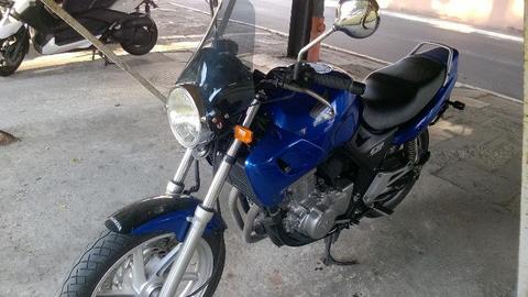 2001 Honda CB