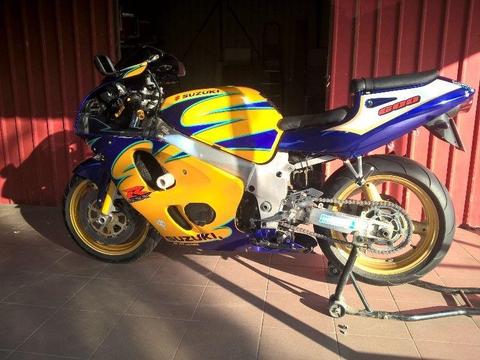 Suzuki GSXR 600 SRAD 2000r !!