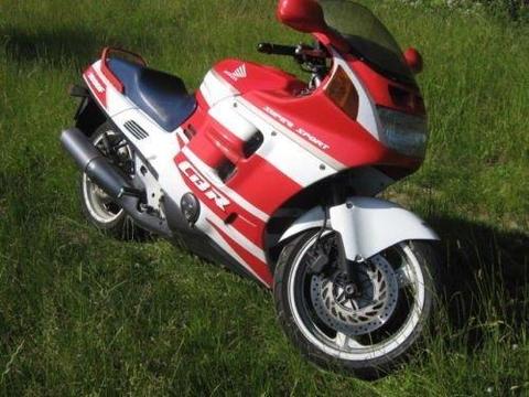 Honda CBR 1000 F - bezw.piekna .mały przebieg . orginal.NIEMCY