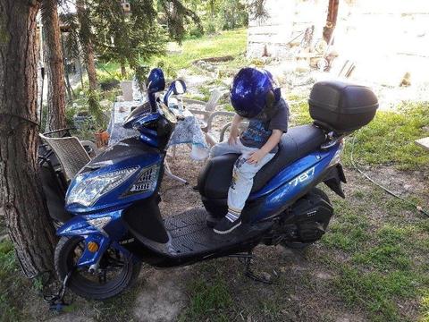 ZAMIENIĘ SKUTER 125 CC NA TRAKTOREK KOSIARKĘ