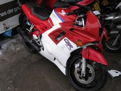 Honda CBR 600 Lekko uszkodzony Pali i jeżdzący Import UE