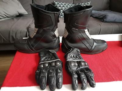 Buty motocyklowe i rekawiczki na motocykl