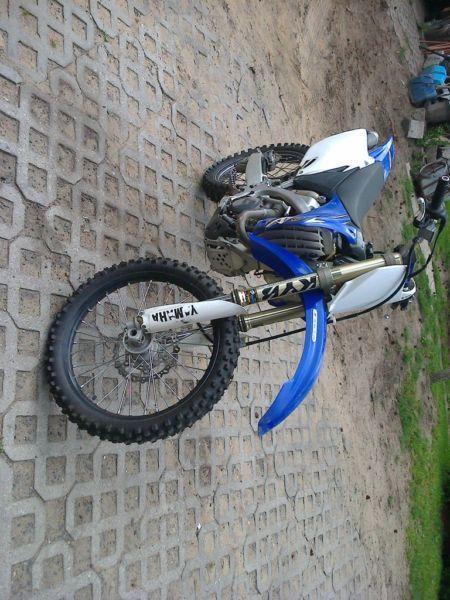 SPRZEDAM YAMAHA YZ 250 F 2010r DOINWESTOWANA