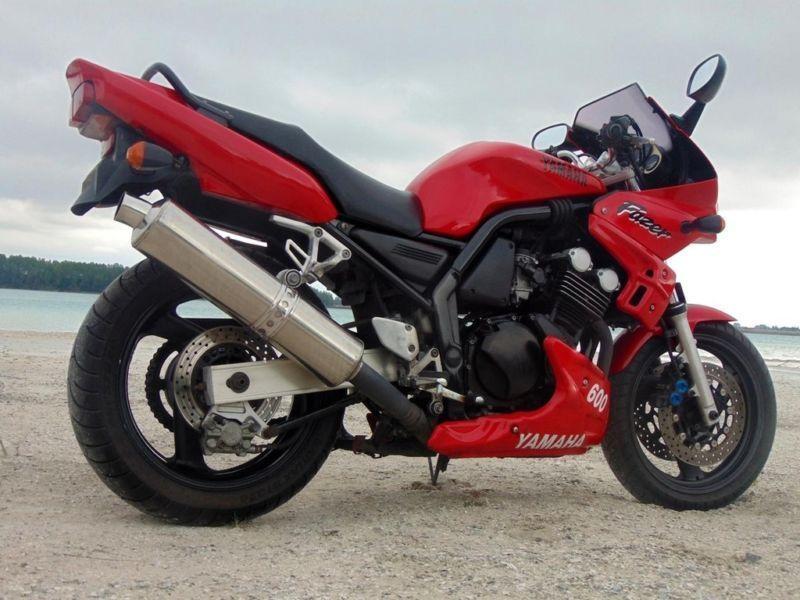 Yamaha FZS 600 Fazer