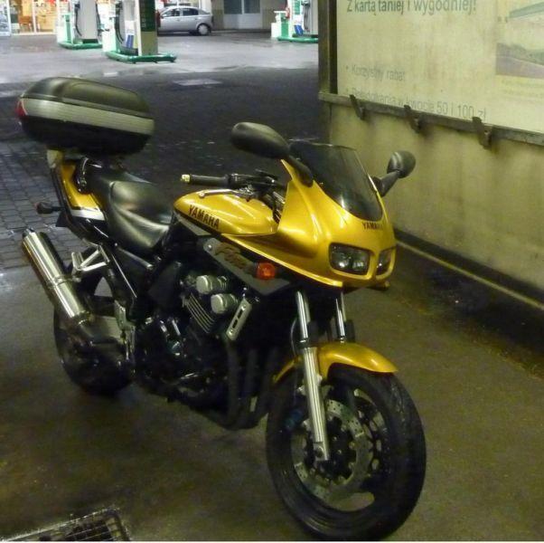 YAMAHA FZS600 FAZER + CIUCHY