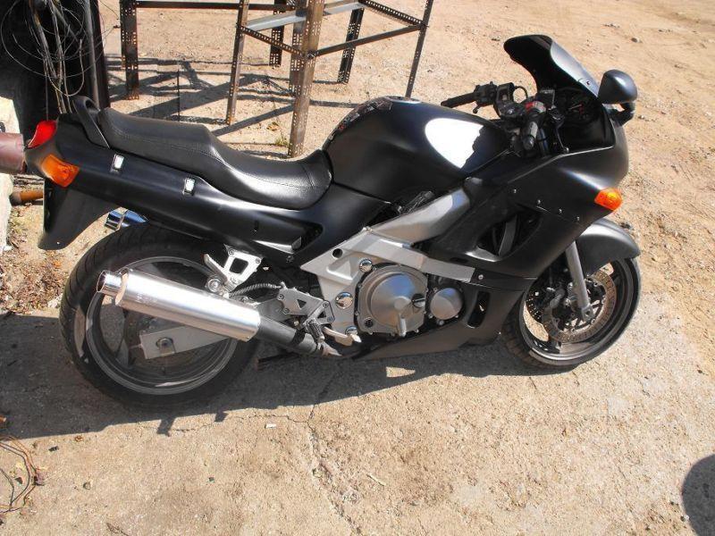 KAWASAKI ZX 600 E